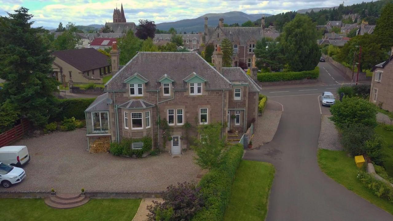 Firtree Bed And Breakfast At Galvelbeg House Crieff Eksteriør billede